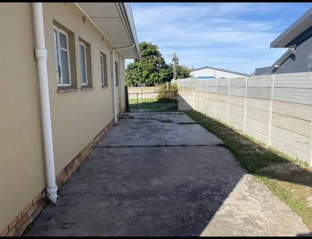 3 BEDROOM PROPERTY TO RENT IN LAAIPLEK